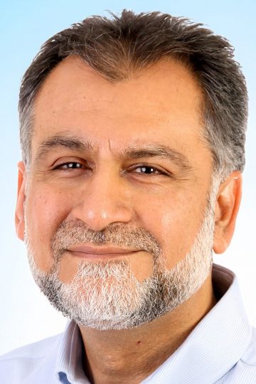 Dr Amer Sheikh portrait long